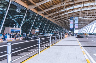 你知道機場都用什么廣播嗎？會斷播嗎？會出故障嗎？
